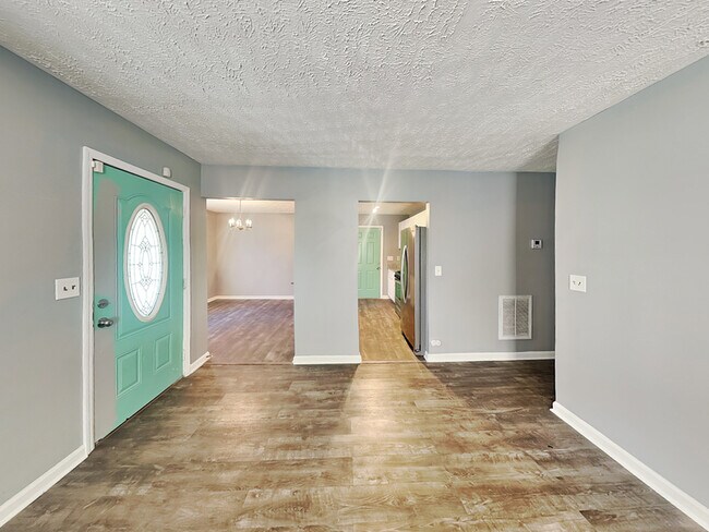 Foto del edificio - 249 Chappell Rd NW