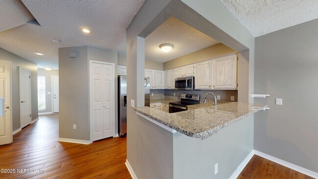 Building Photo - 322 Sunrise Cir