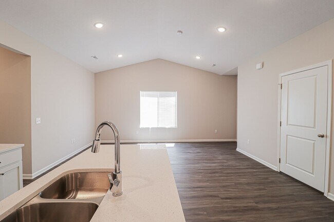 Foto del edificio - 2336 E Cheyenne Ct