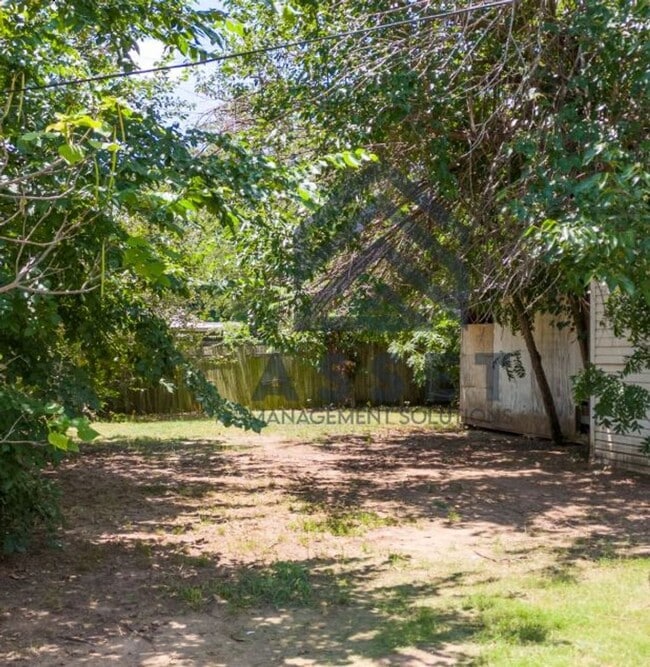 Building Photo - 2-Bed Furnished or Unfurnished The Choice Is Yours!