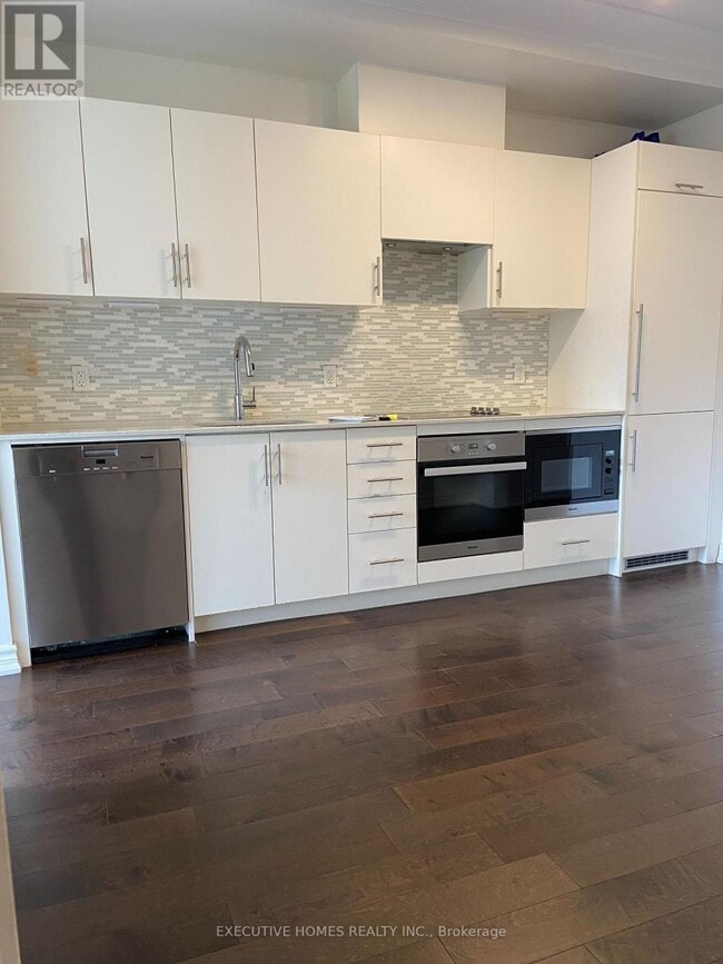 Building Photo - 23 Glebe Rd W