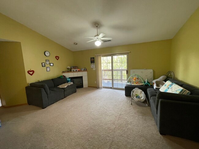 Foto del edificio - 2266 Holiday Rd