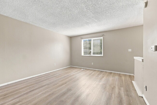 Building Photo - $1,895.95 3-bed, 1.5-bathroom located in Colorado Springs with a washer and dryer.