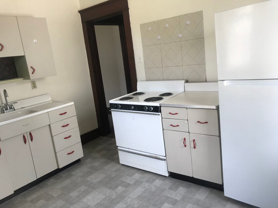 575 Duncan Ave Unit 2nd floor, Washington, PA 15301 Apartments in