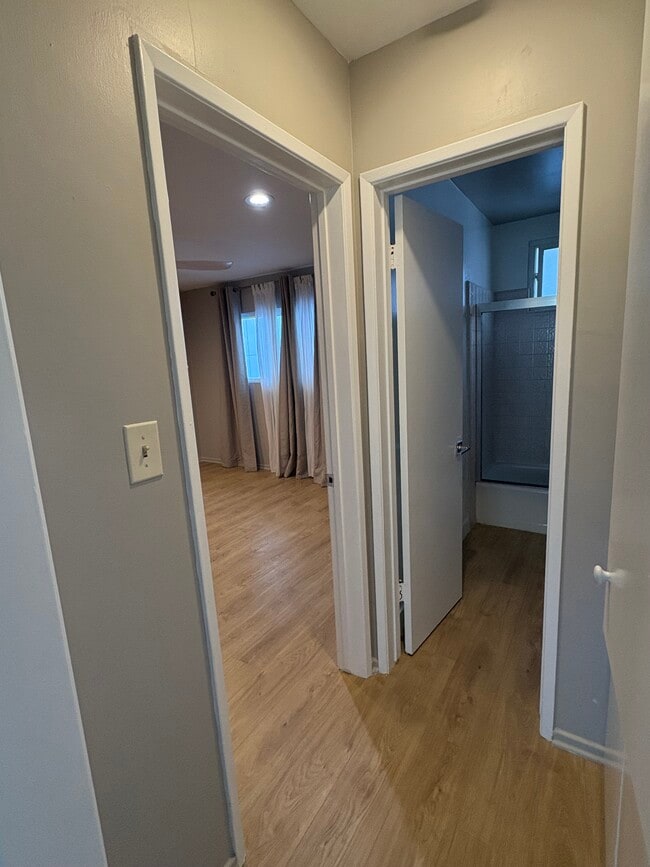 Building Photo - 510 N Van Ness Ave