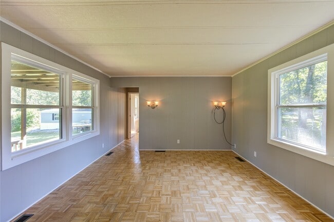 Building Photo - 15357 Daniel Boone Trail