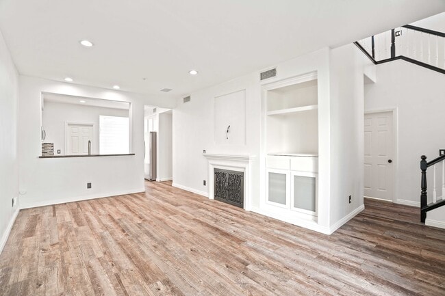 Building Photo - 28252 Canterbury Ct