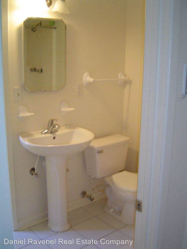 67 Alexander St, Charleston, SC 29403 Apartment for Rent in