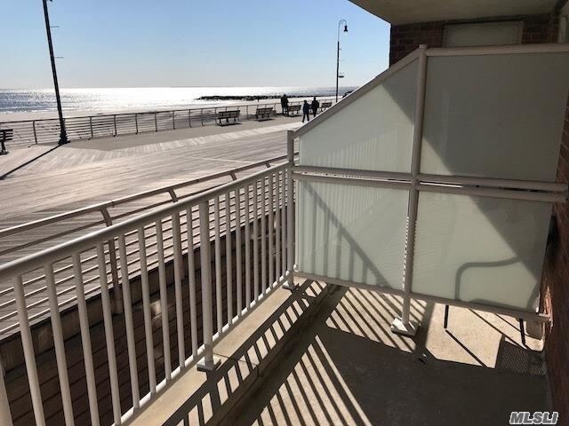 Foto del edificio - 210 Shore Rd