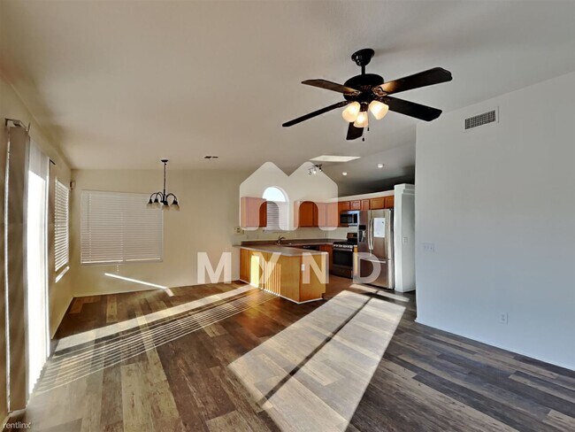 Building Photo - 3 br, 2 bath House - 4230 S Mayberry Pl