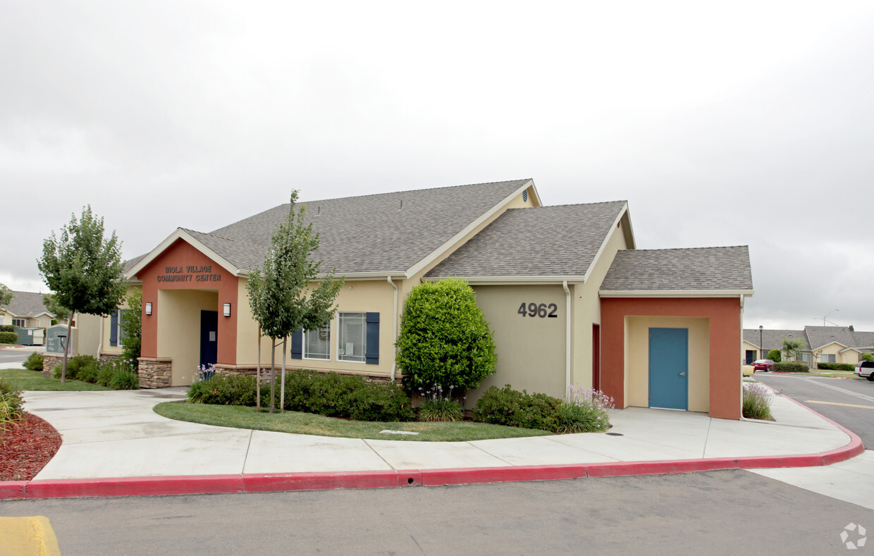 Foto del edificio - Biola Village