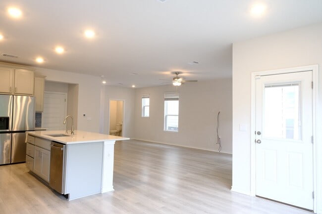 Foto del edificio - 4810 Plum Peach Bend