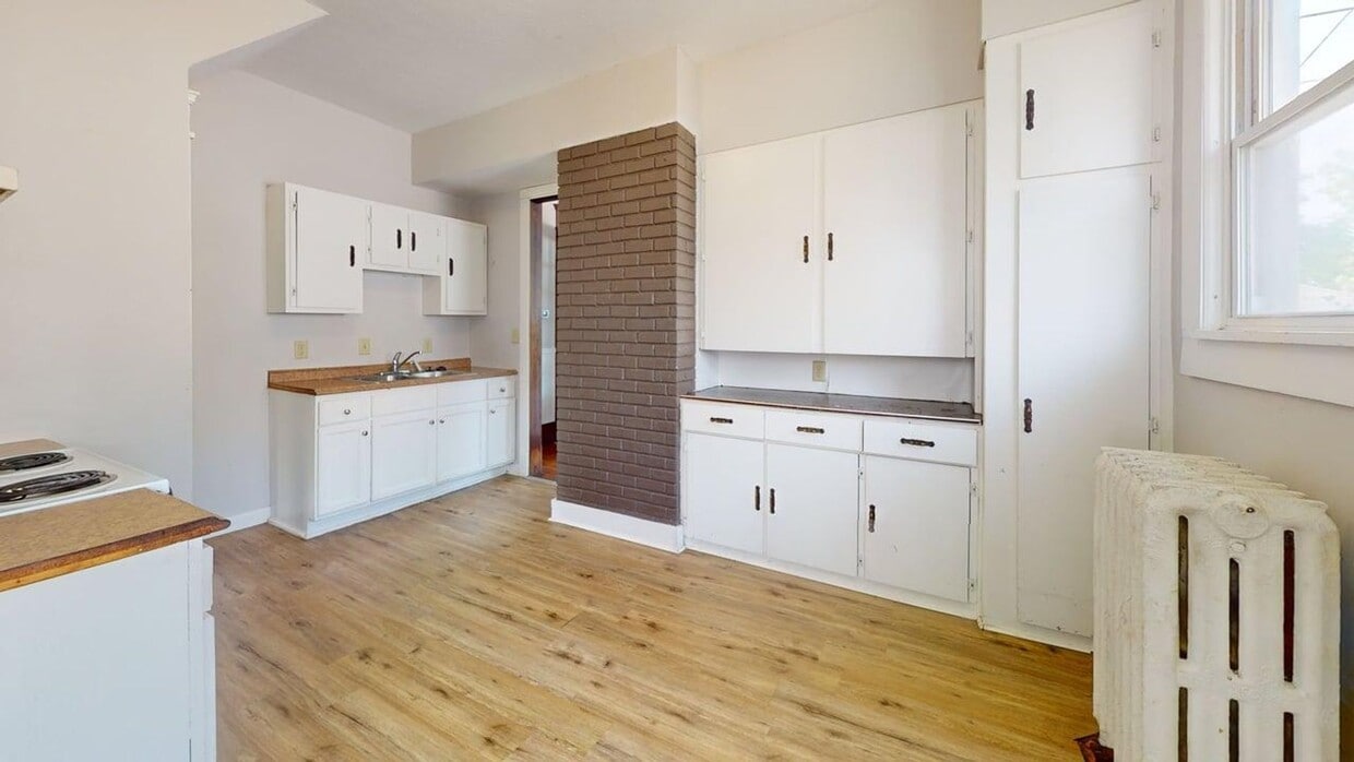 Primary Photo - Canton 3 Bedroom / 2 Bath - Single Family ...