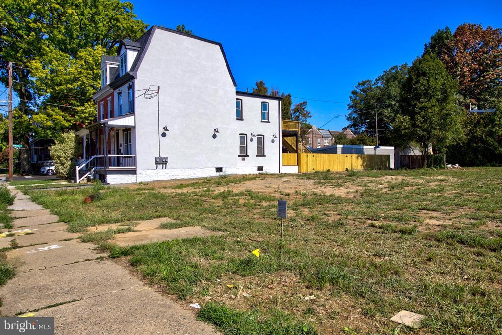 Primary Photo - 537 N Plum St