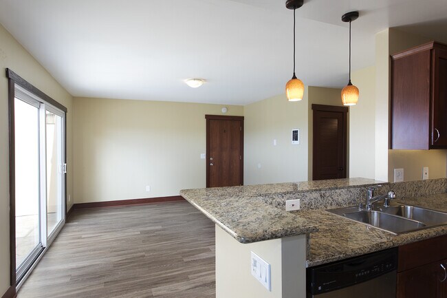 Foto del edificio - Gorgeous 2 Bed/2 Bath in Point Loma - Views, W/D, & More + Pets OK