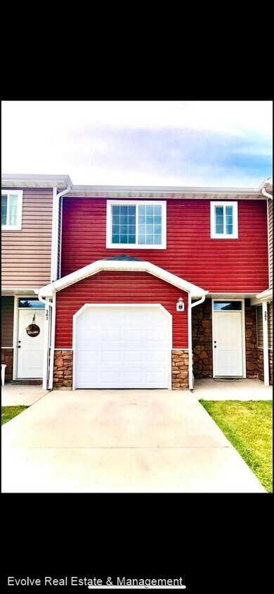 Primary Photo - 3 br, 2.5 bath House - 585 N 2425 W