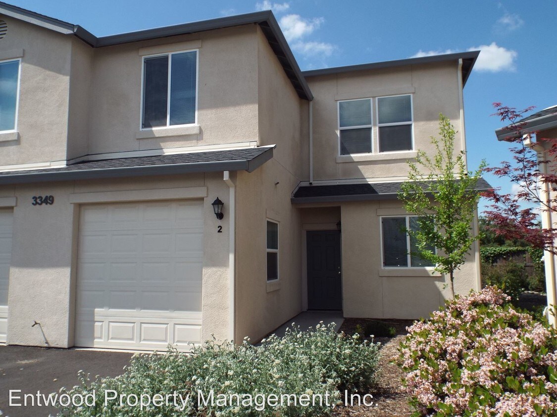 Primary Photo - 3301-3375 Bodero Ln