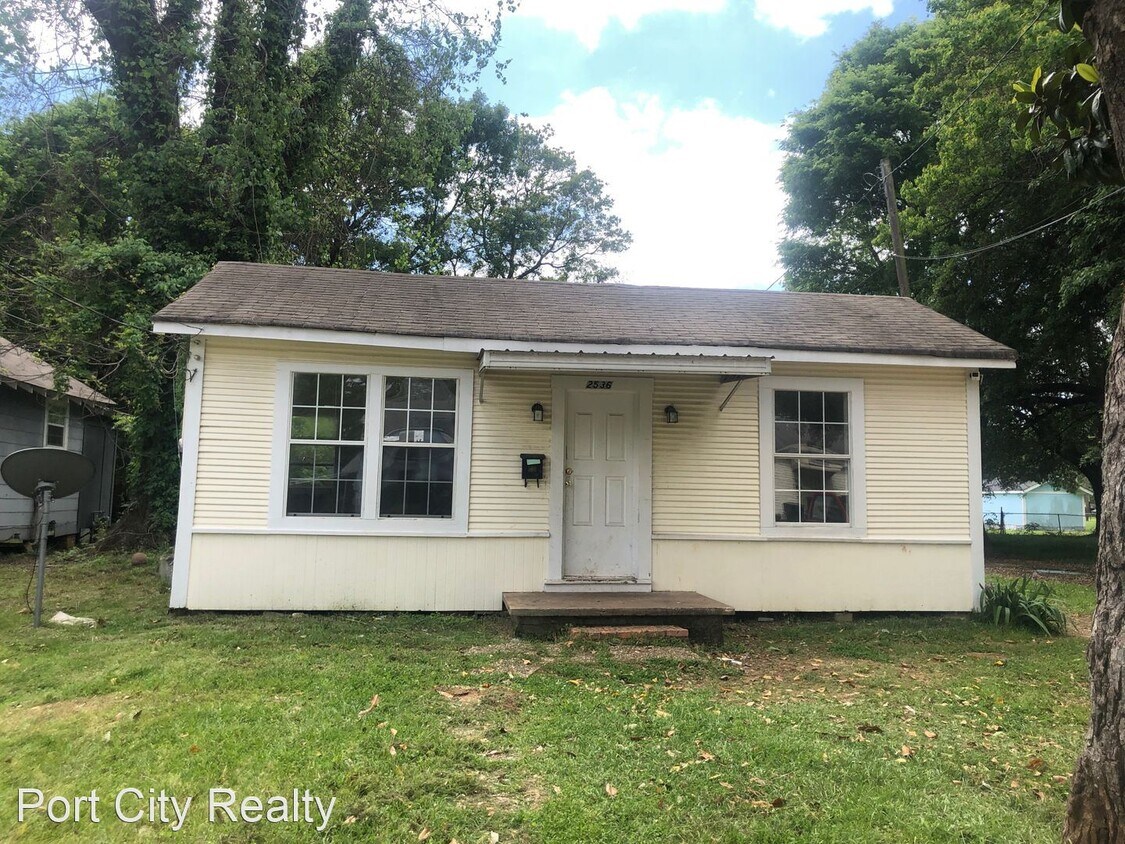 Primary Photo - 3 br, 1 bath House - 2536 Lamar St.