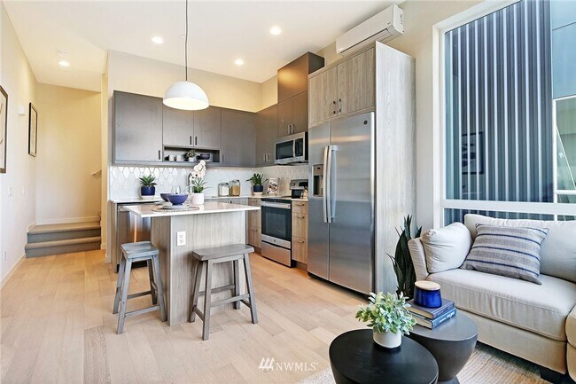 Foto del edificio - New Construction Townhome in West Seattle!