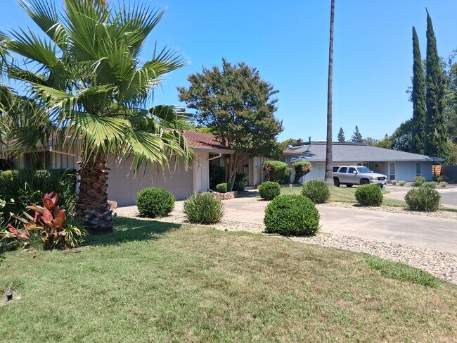 Foto del edificio - 6580 Harmon Dr