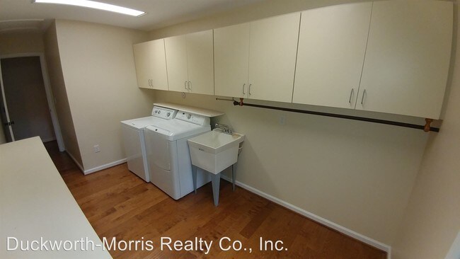 Building Photo - 4 br, 3 bath House - 15 Dunbrook