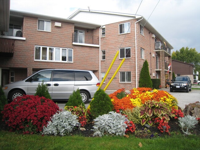 Photo du bâtiment - BayVista Apartments