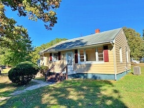Building Photo - 10701 Blossomwood Rd