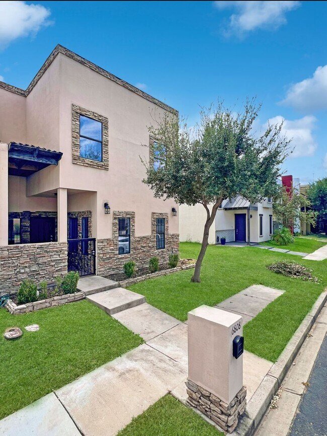 Foto del edificio - Beautiful 4B/2.5B Home in Mcallen