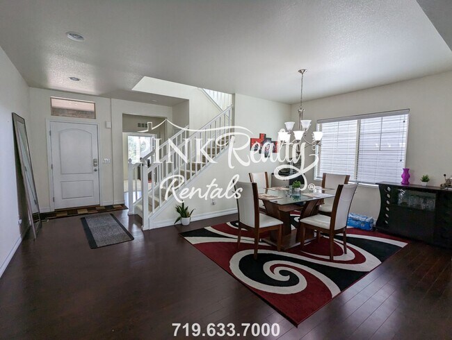 Building Photo - Stunning 3 Bed in the Heirloom Community!