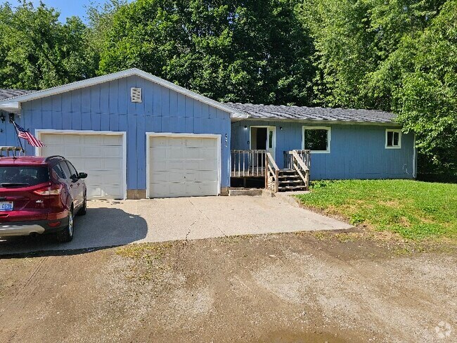Building Photo - 7695 Elm St