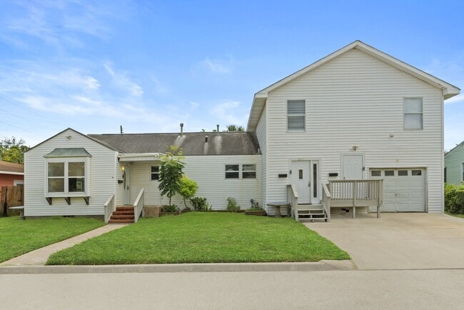 Building Photo - 5313 Perry Ave