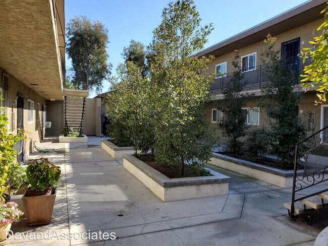 Building Photo - 15517 Colorado Ave