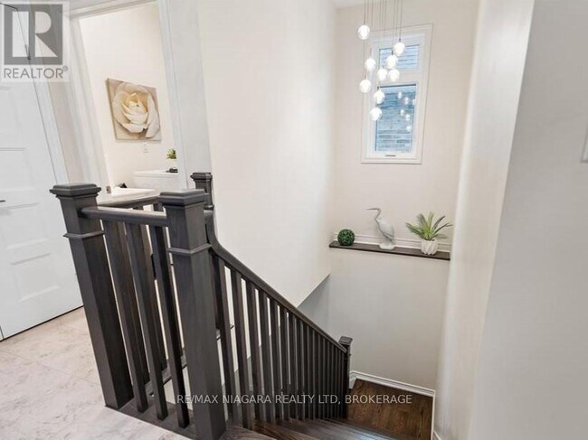 Photo du bâtiment - 8 Hopkins St