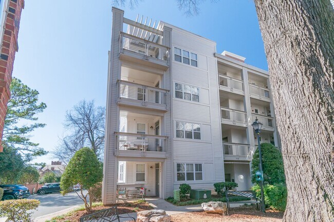 Foto del edificio - 560 Oakland Ave