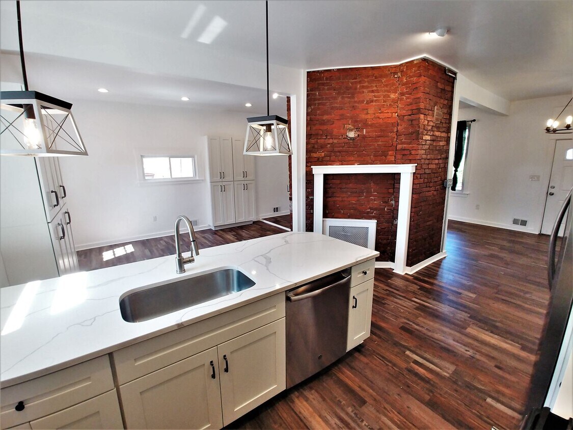Primary Photo - GORGEOUS, large 3 bedroom stand alone hous...