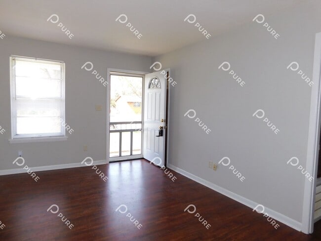 Building Photo - 14015 SW Wyandotte Dr