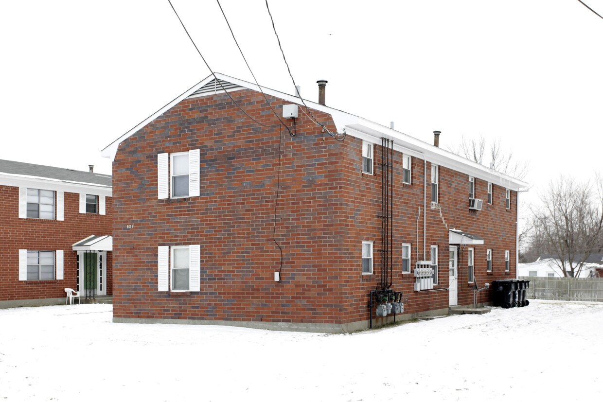 Foto del edificio - 6611 Strawberry Ln