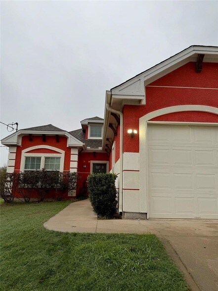 Foto del edificio - 398 Mesa Dr