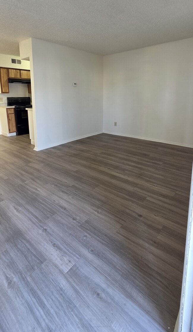 Living room - La Casa Apartments