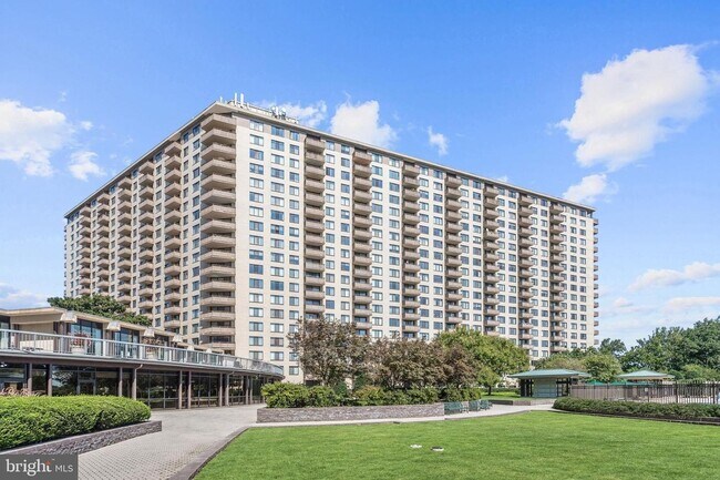 Building Photo - 5225 Pooks Hill Rd