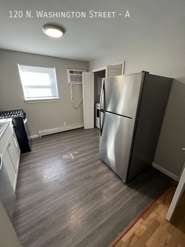 Building Photo - Updated 2 Bedroom in the Heart of Delaware