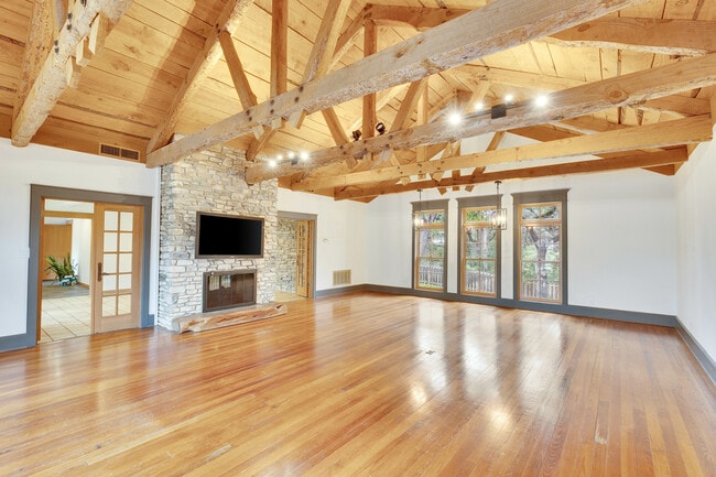 Foto del edificio - 408 Westwood Terrace