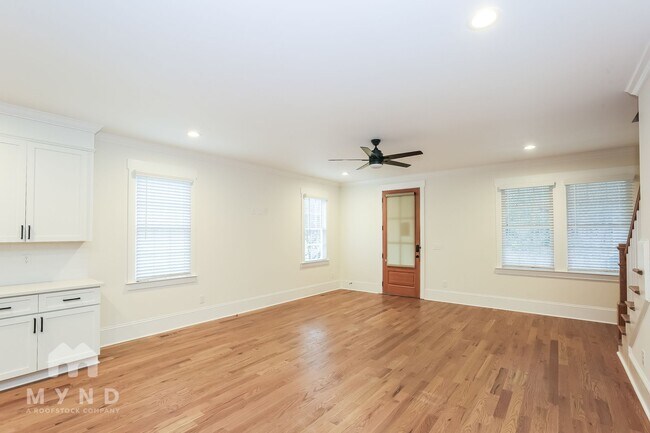 Foto del edificio - 1706 S Mint St