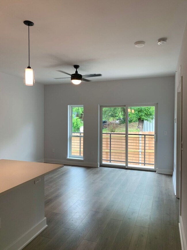 Foto del edificio - East Austin 1 Bedroom Condo