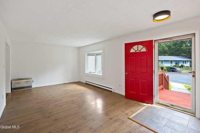 Building Photo - 40 Pheasant Ct