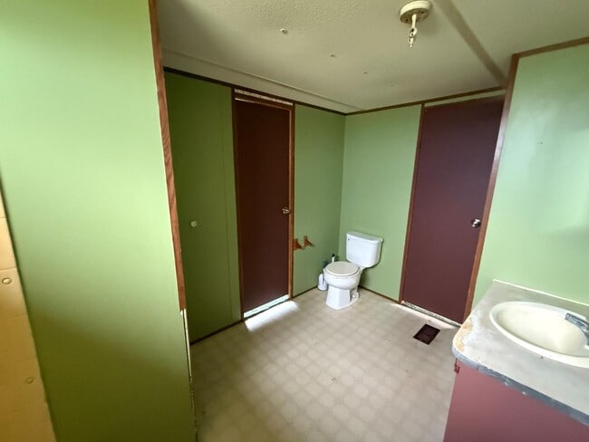 Building Photo - 43489 Claxton Cir