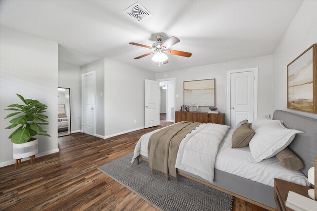 Foto del edificio - 7822 Braesview Ln