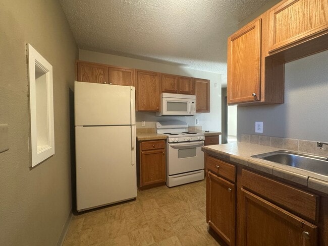 Building Photo - 22474-224D2 Restful Ln