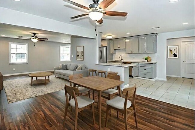 Foto del edificio - 3834 Cambridge St