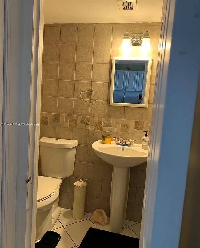 Foto del edificio - 1801 S Ocean Dr